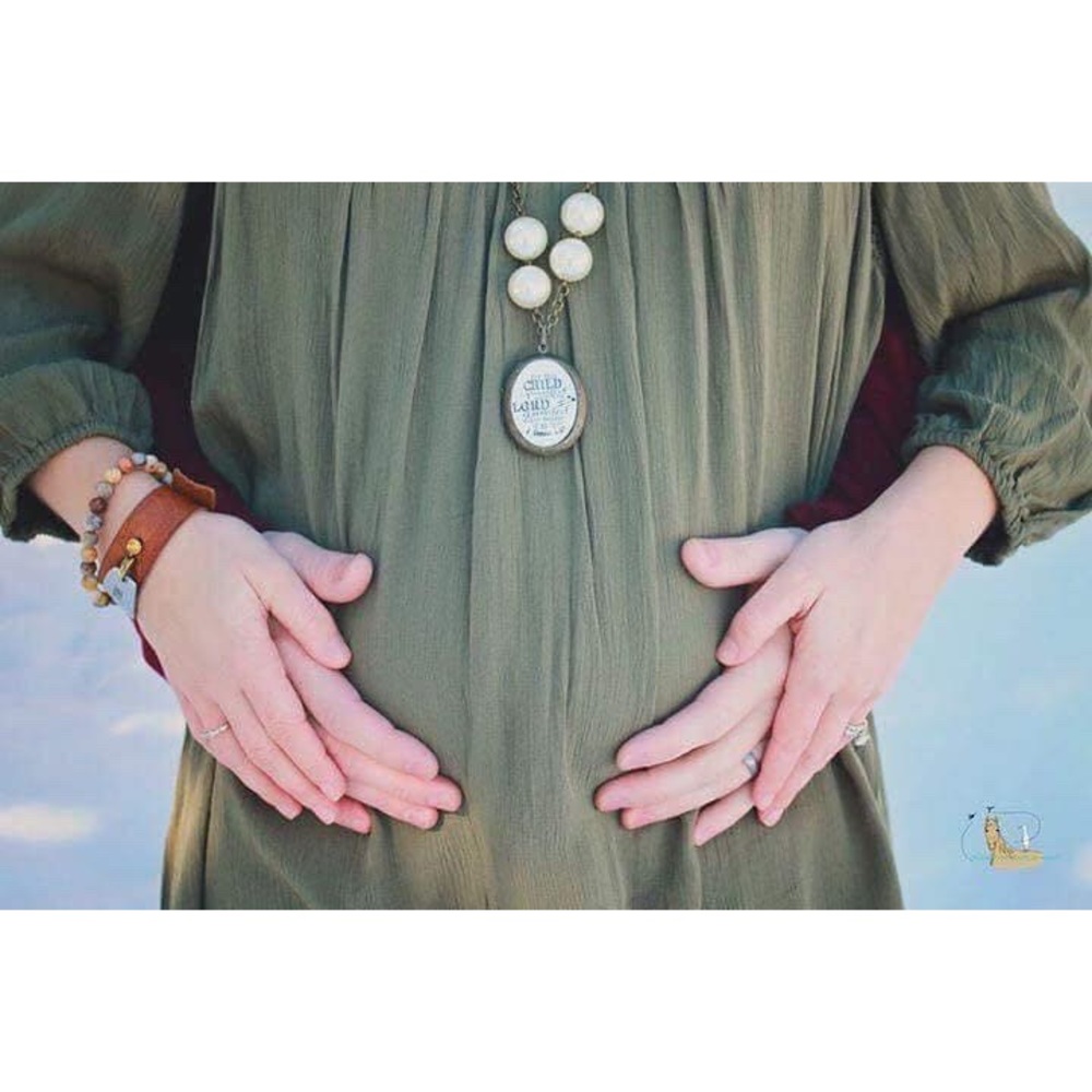 ✨NEW✨ Mother’s Locket - Picture 2 of 6
